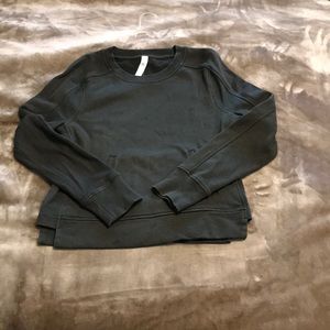 Long sleeve pullover top